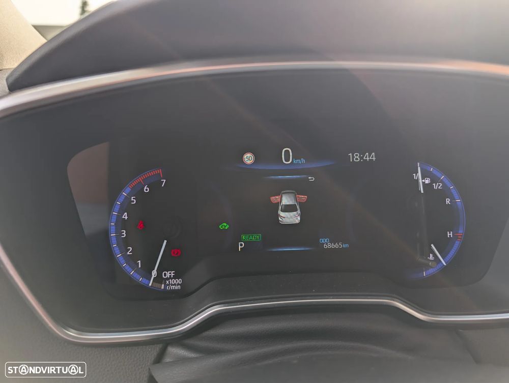 Toyota Corolla SD 1.8 Hybrid Luxury - 14