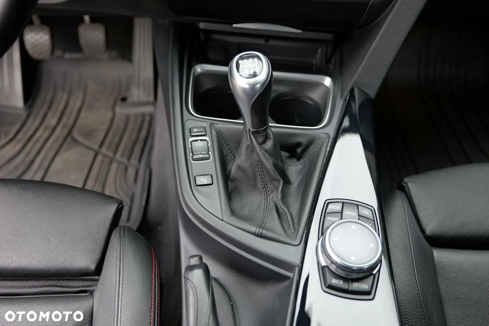 BMW Seria 3 335i xDrive Edition Sport - 14