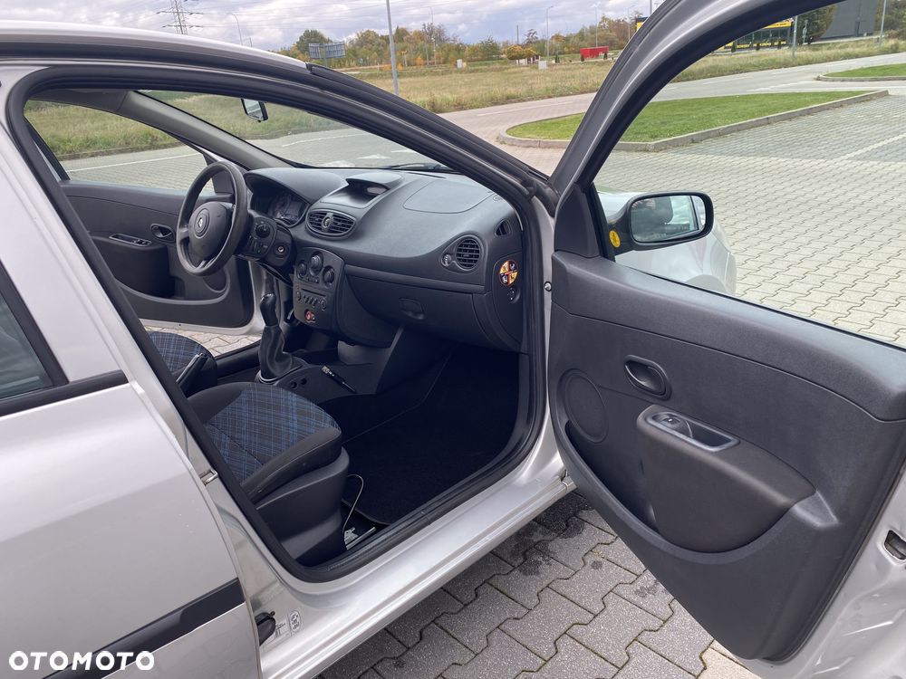 Renault Clio - 14