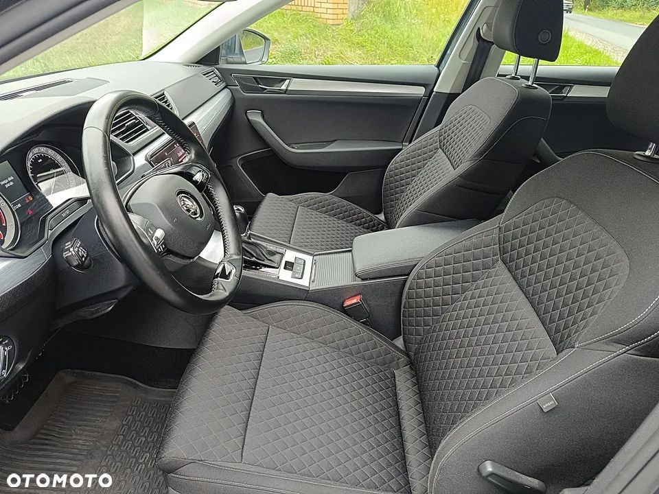 Skoda Superb 2.0 TDI Ambition DSG - 22