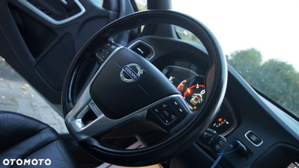 Volvo V60 D3 R-Design - 30