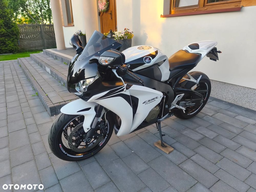 Honda CBR - 8