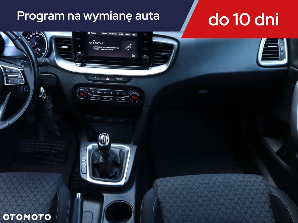 Kia Ceed - 10