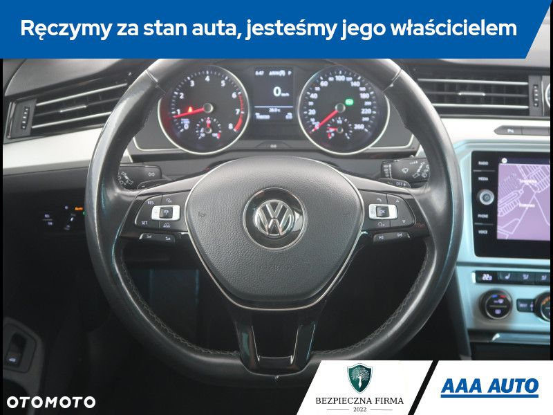 Volkswagen Passat - 16