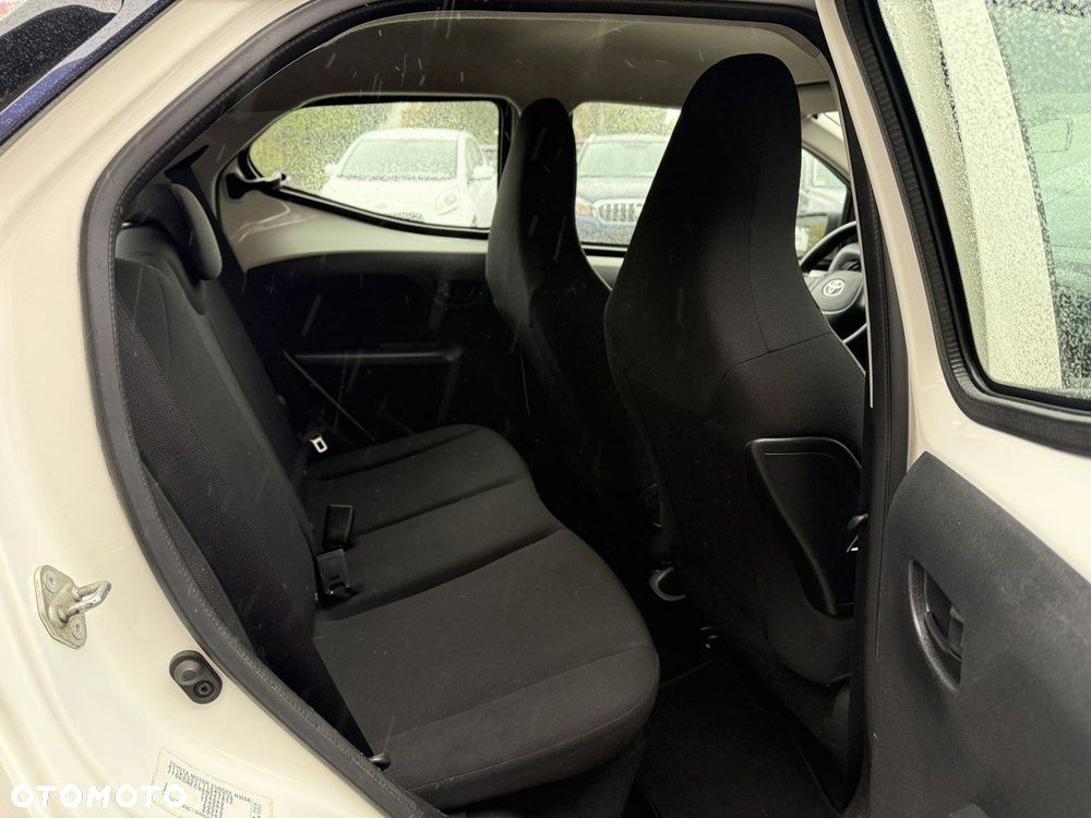 Toyota Aygo x - 21