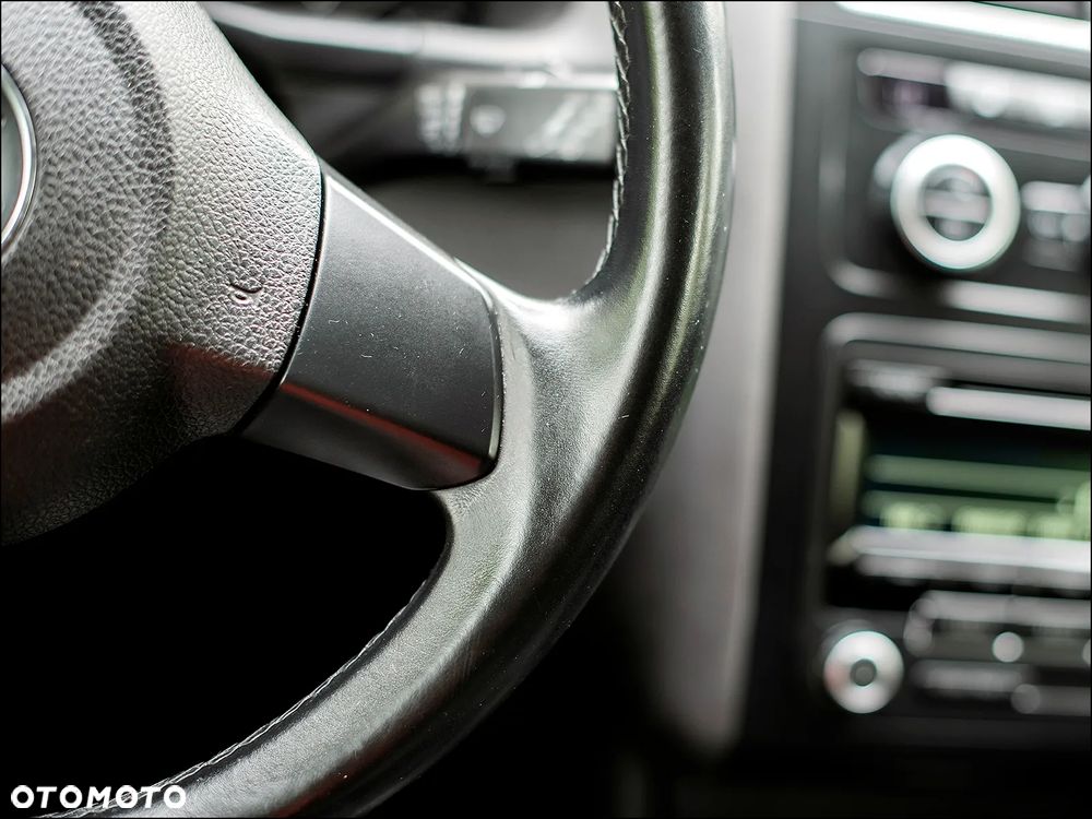 Volkswagen Touran - 23