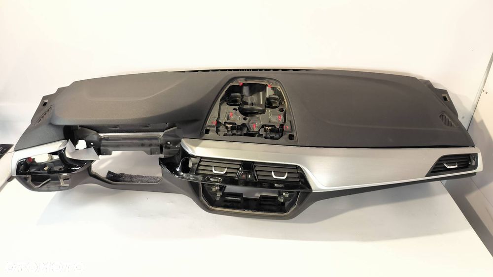 DESKA KOKPIT BMW 5 530D G30 - 4