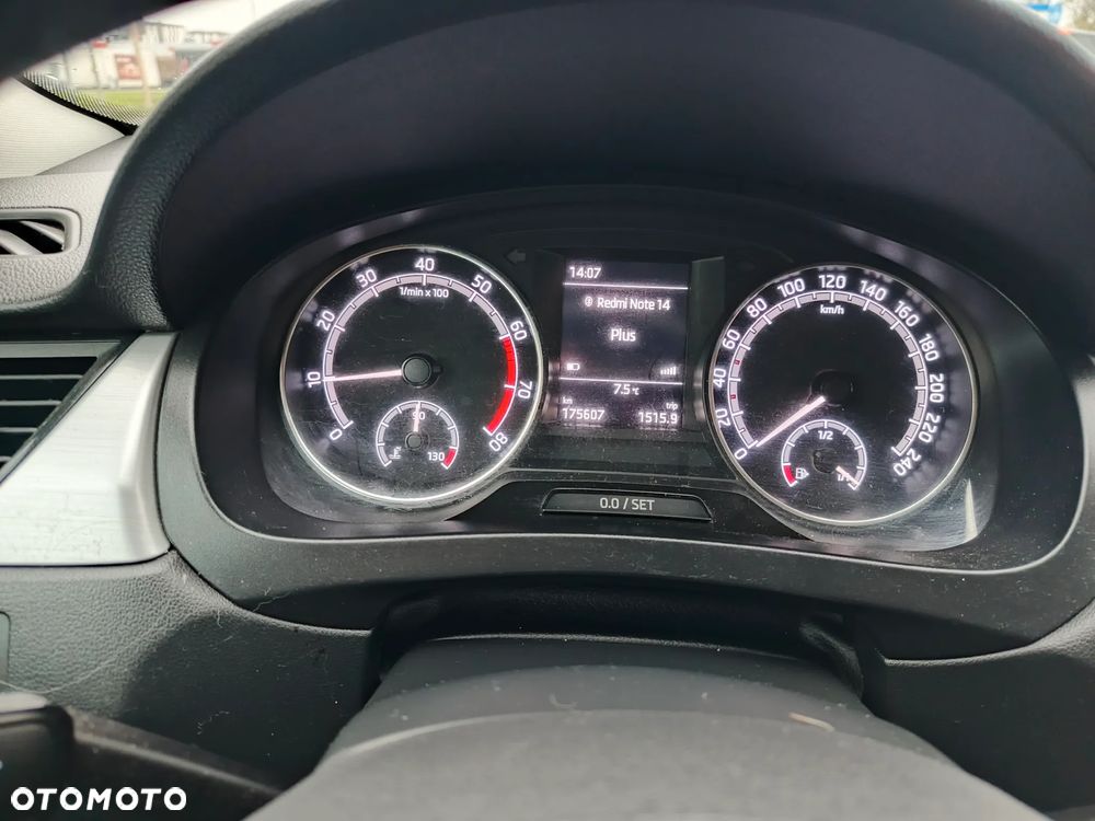 Skoda RAPID Spb 1.0 TSI Ambition - 2