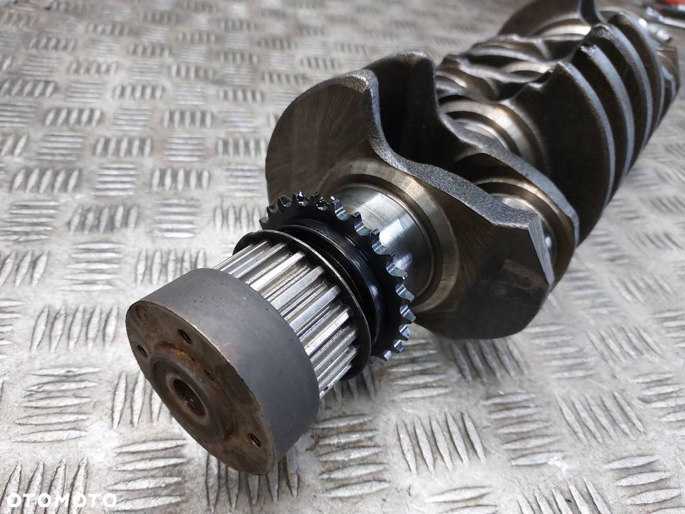 WAŁ KORBOWY TOYOTA COROLLA E11 1.9 D 1WZ - 9