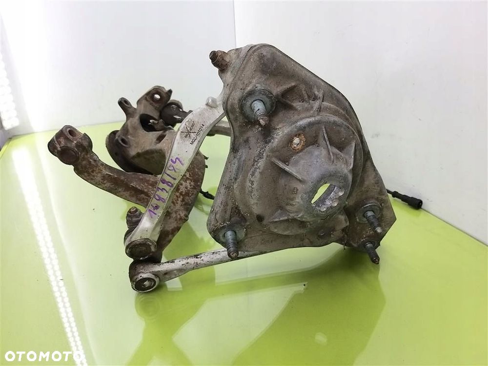 Zwrotnica prawa przód Audi A8 D2 1994-2002 2,5 TDI - 5
