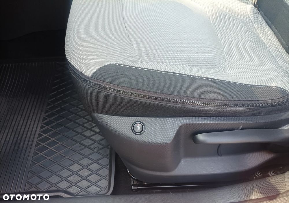 Renault Captur (ENERGY) TCe 90 LIFE - 9