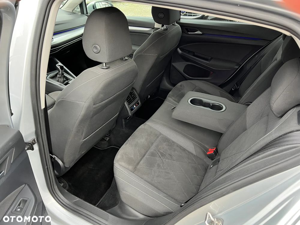 Volkswagen Golf - 22