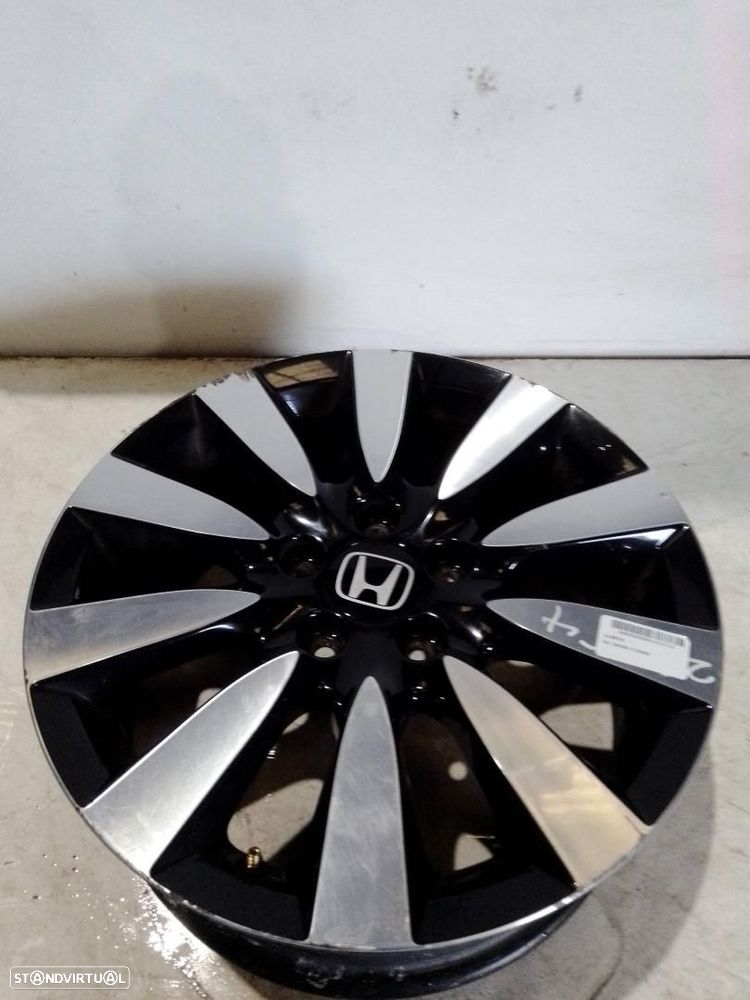 PNEU HONDA CIVIC SEDÁN FB - 1