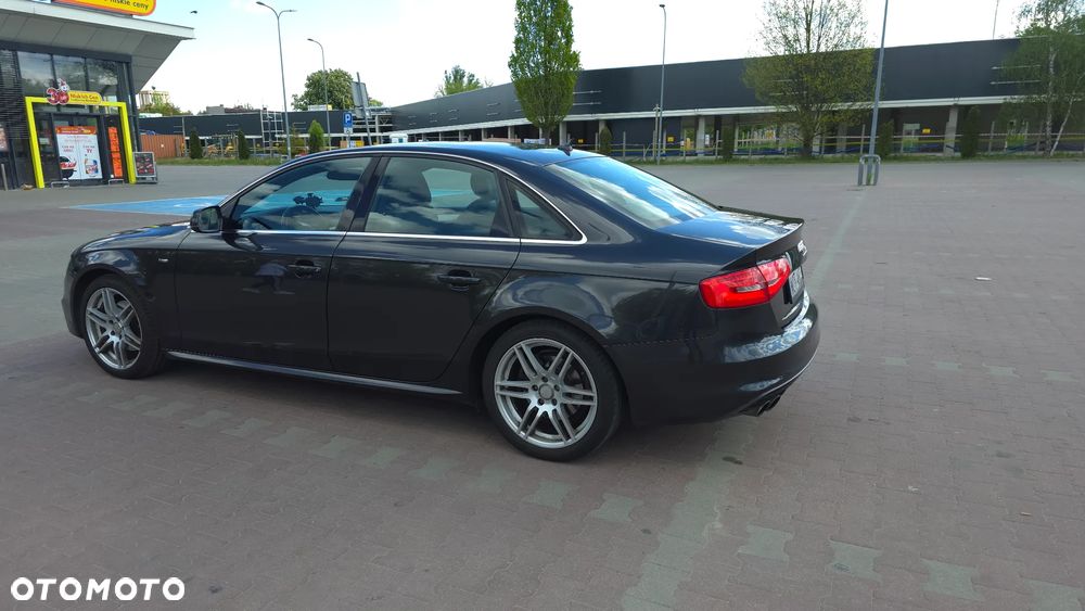 Audi A4 Limousine 1.8 TFSI S line Sportpaket - 2