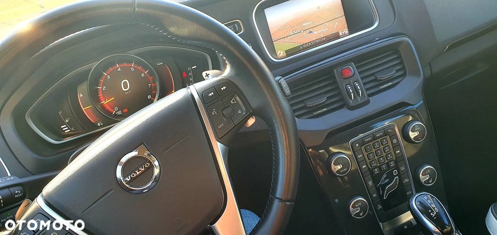 Volvo V40 T3 Geartronic - 1