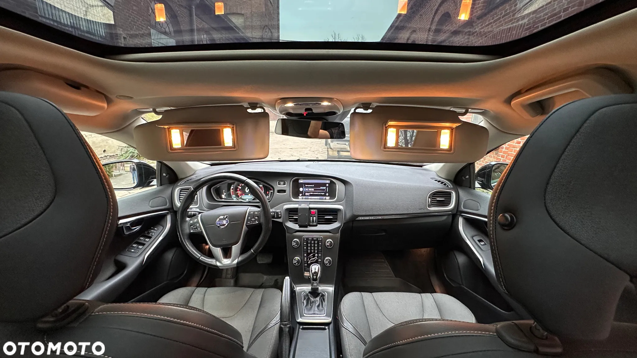 Volvo V40 Cross Country T4 AWD Momentum - 18