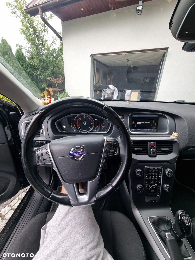 Volvo V40 D2 Momentum - 16