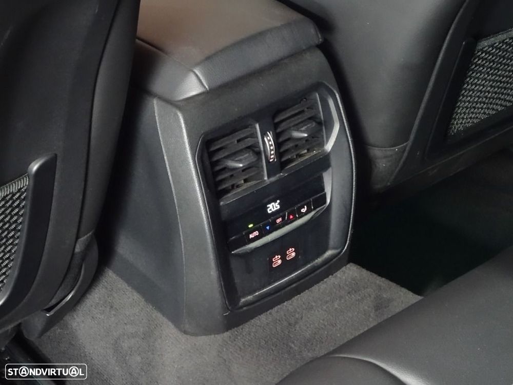 BMW 318 d Touring Line Sport Auto - 32