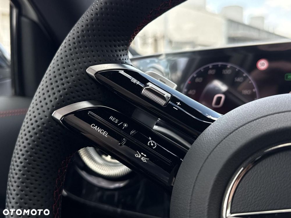 Mercedes-Benz GLB - 23