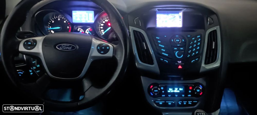 Ford Focus SW 1.6 TDCi ECOnetic 99g S&S Titanium - 9