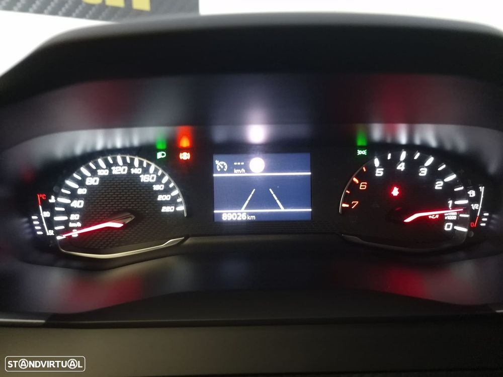 Peugeot 208 1.2 PureTech Active Pack - 29