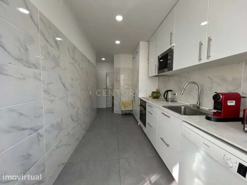 Apartamento T4 para Arrendamento, em Almada - Grande imagem: 4/23