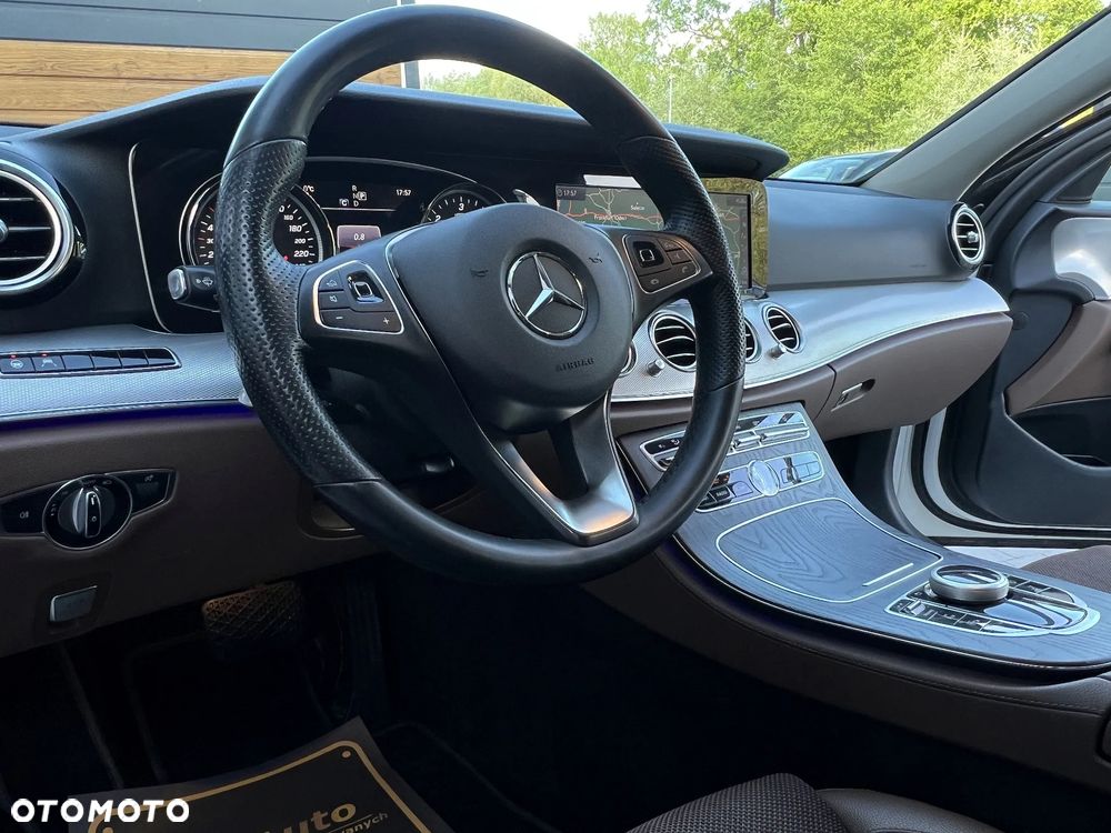 Mercedes-Benz Klasa E 220 d Business Edition 9G-TRONIC - 21