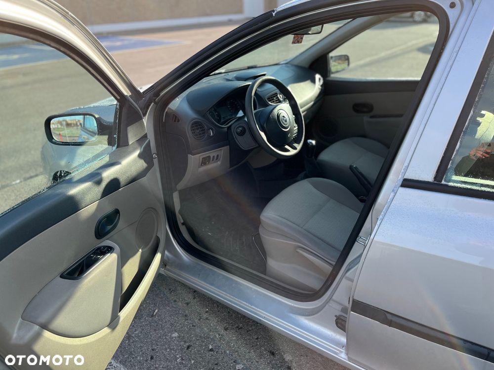 Renault Clio 1.2 16V Expression - 9