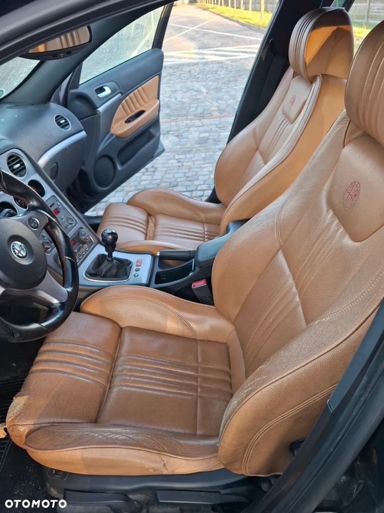 Alfa Romeo 159 1.9JTDM ti - 16