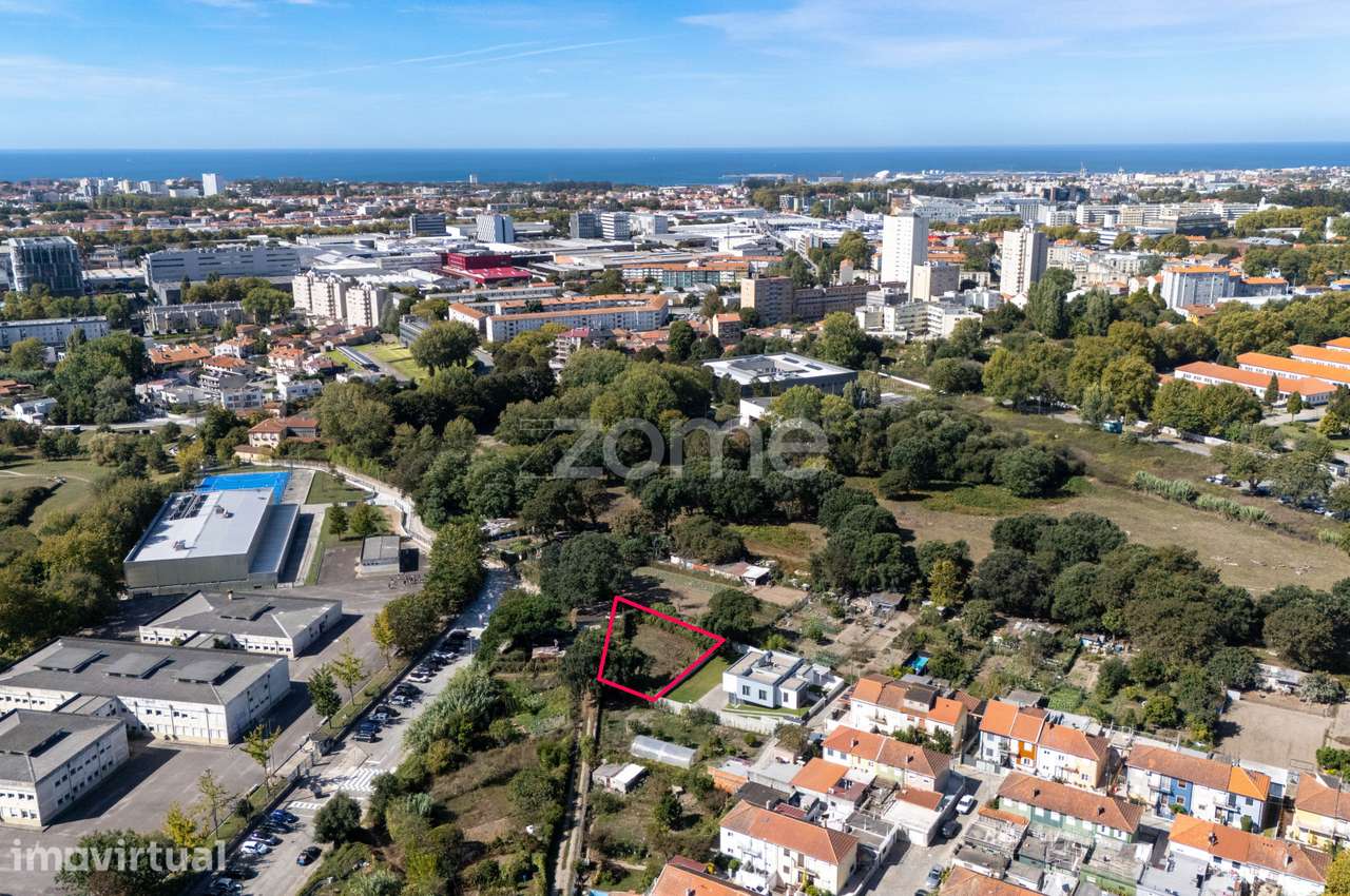 Terreno Urbano com 751 m² em Ramalde, Porto. - Grande imagem: 2/21