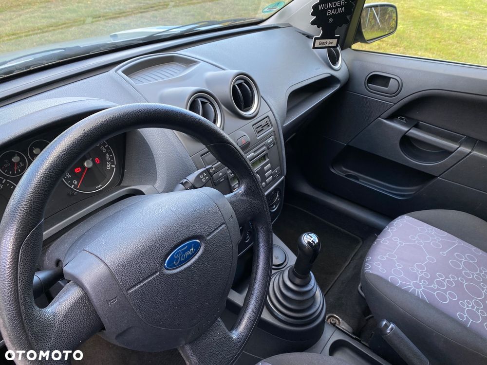 Ford Fiesta 1.3 Ambiente - 14
