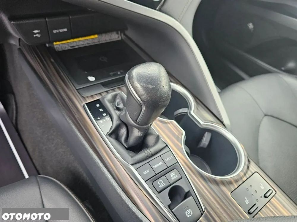 Toyota Camry 2.5 Hybrid Prestige CVT - 25