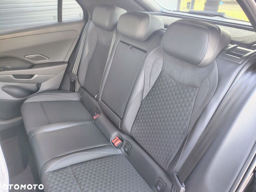 Volkswagen T-Roc - 12