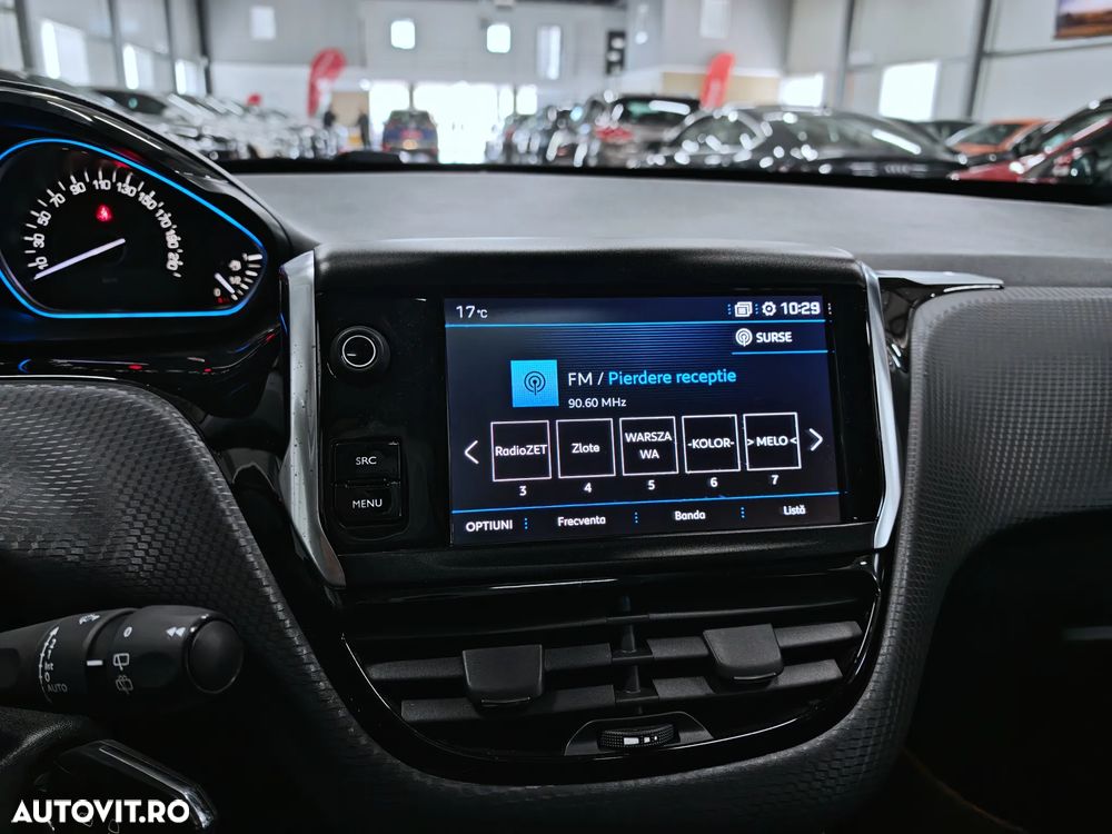 Peugeot 2008 1.2 PureTech Turbo EAT6 S&S Allure - 20