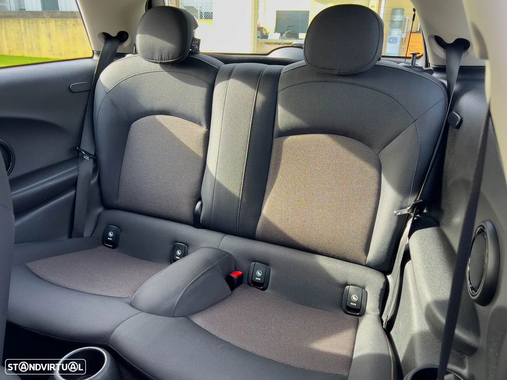 MINI 3 Portas One D - 8