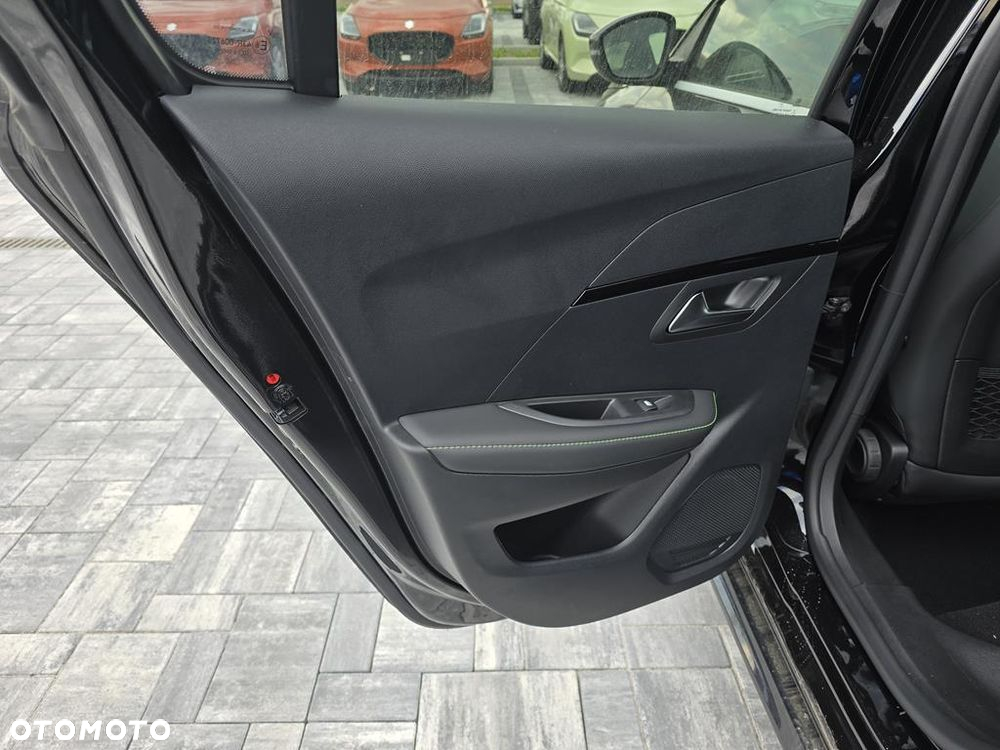 Peugeot 208 1.2 mHEV GT - 8