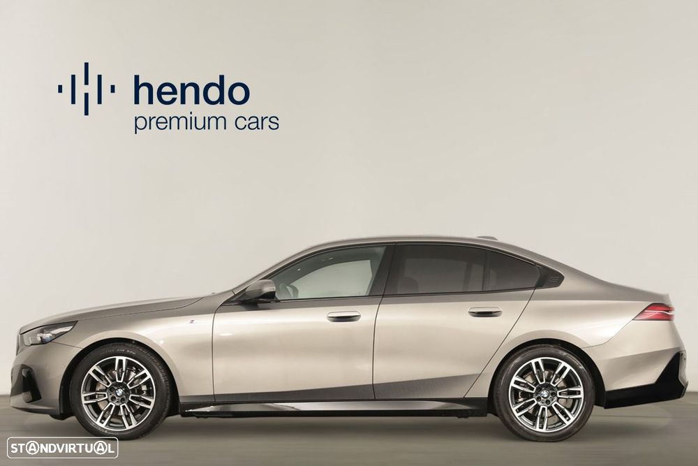 BMW 520 d Pack Desportivo M - 8