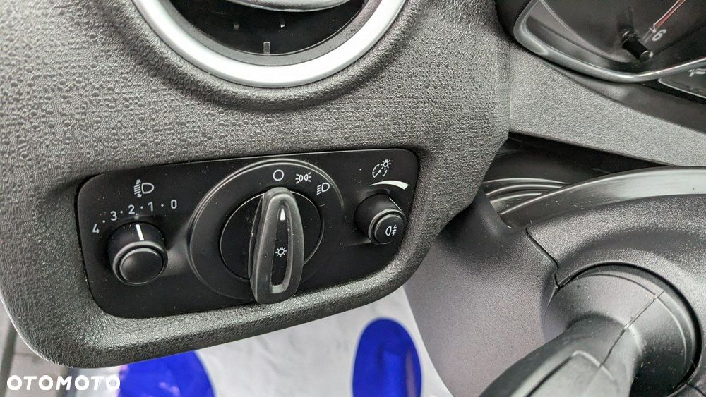 Ford Fiesta - 25
