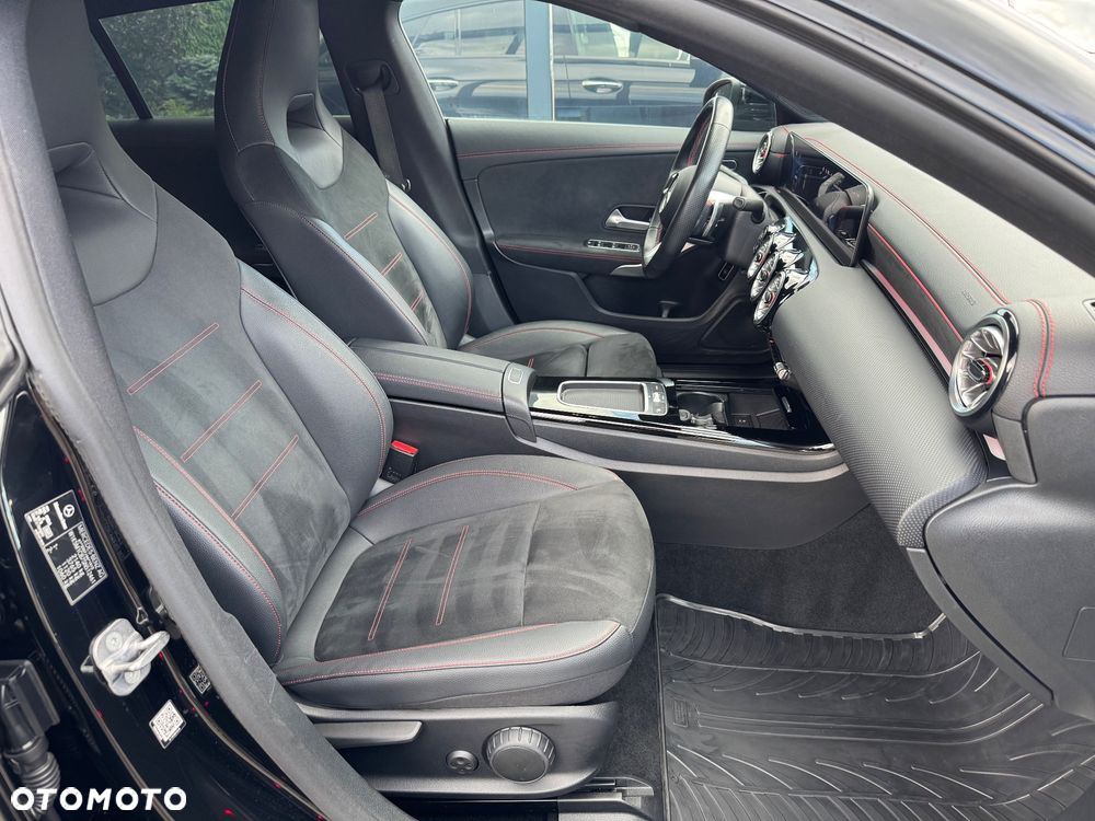 Mercedes-Benz CLA 200 d AMG Line 8G-DCT - 30