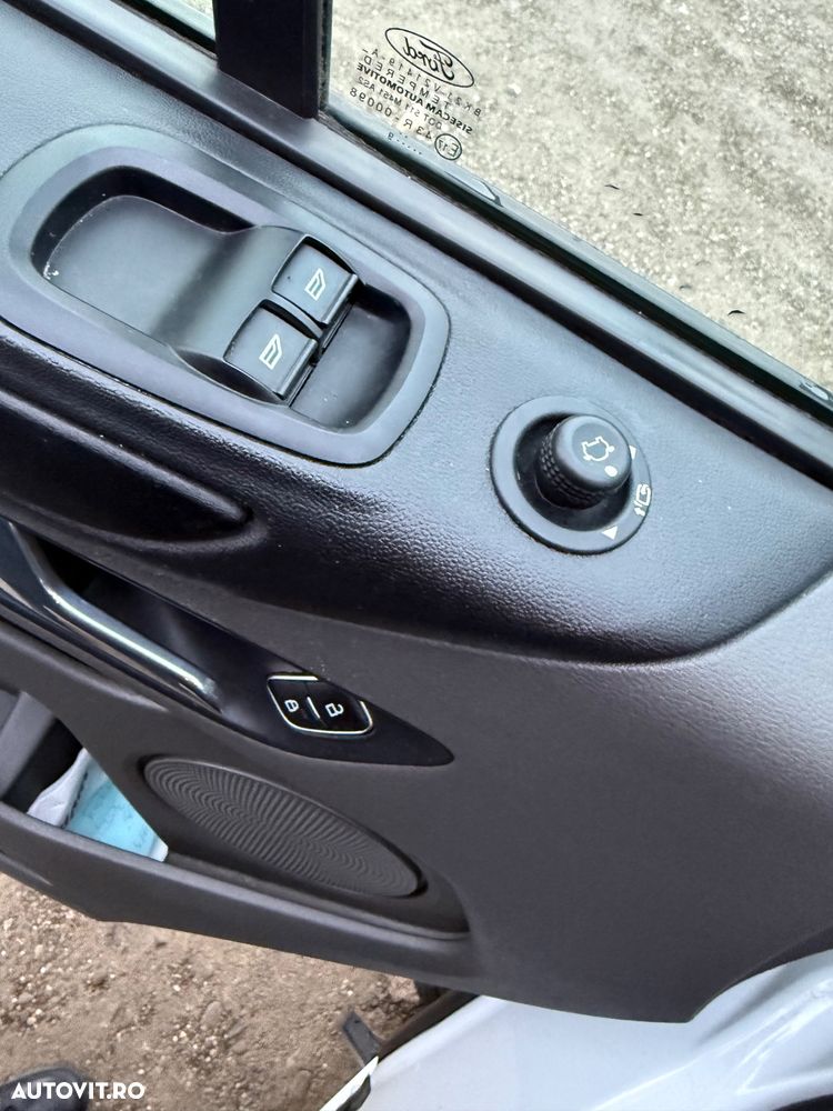 Ford Transit Custom Bus LWB L2H1 Trend - 18