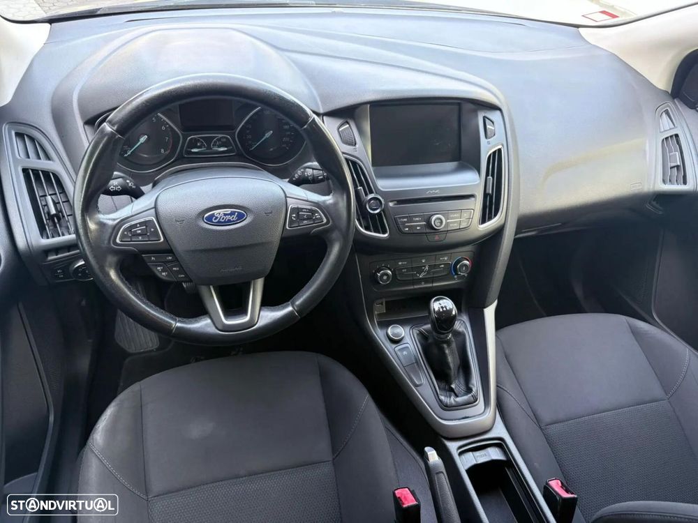 Ford Focus 1.0 EcoBoost S&S COOL&CONNECT DESIGN - 29