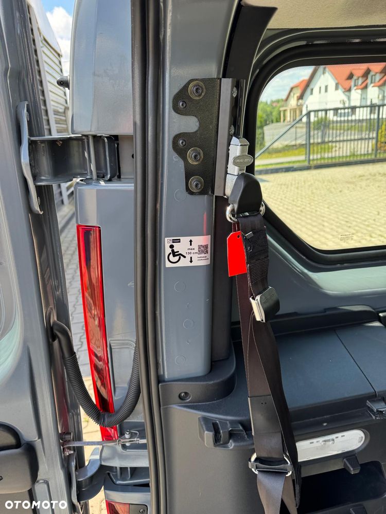 Renault TRAFIC 2.0, 9 osobowy Homologacja dla Osób Niepełnosprawnych na Wózku PEFRON - 27