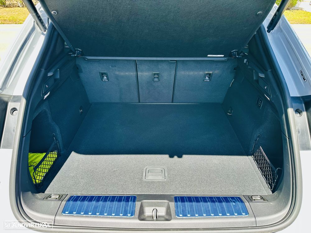 Porsche Macan Electric - 30