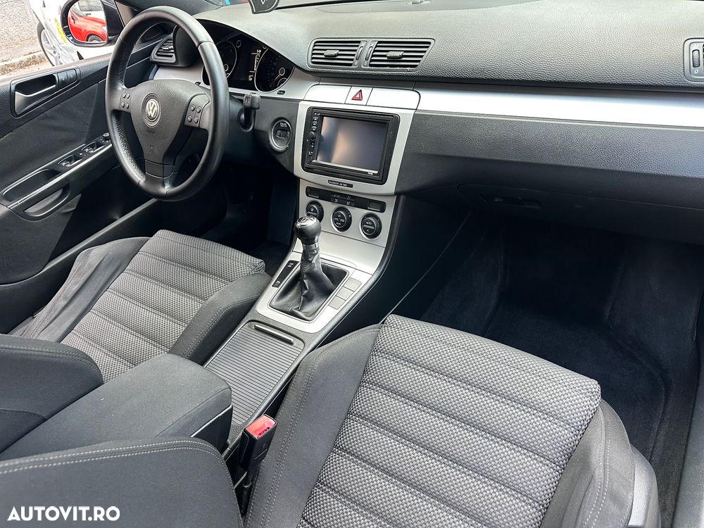 Volkswagen Passat 2.0 TDI DPF Sportline Blue Motion Technology - 9