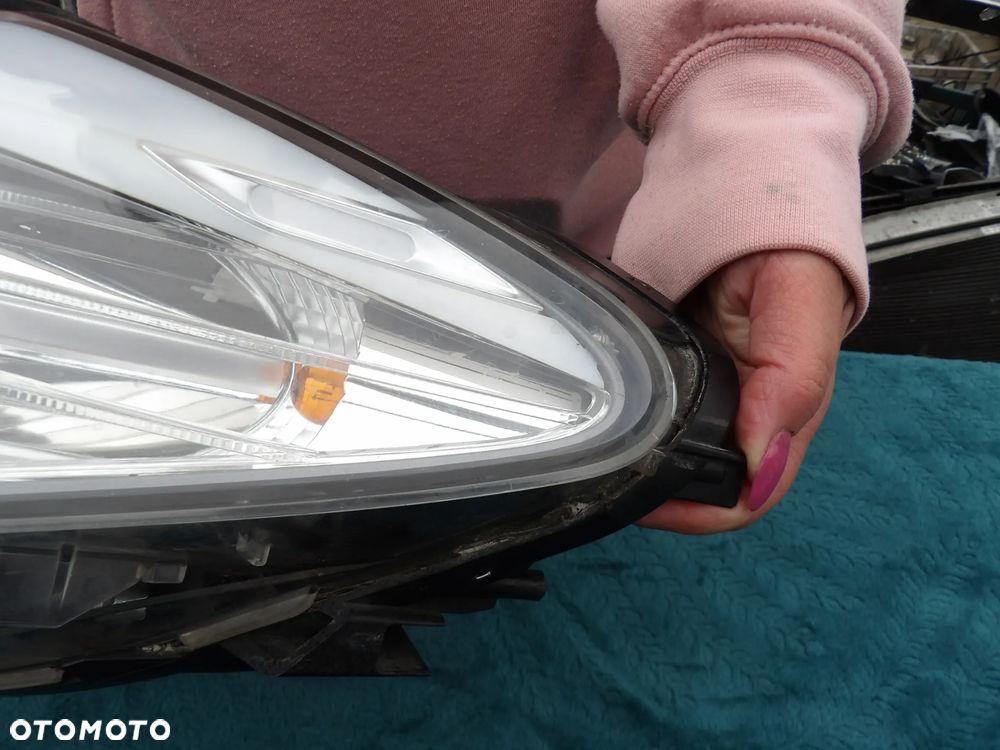 BMW - F10 - H7 - BRAK UCHWYTU - LEWA LAMPA PRZEDNIA - EUROPA - 2