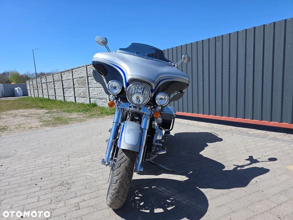 Harley-Davidson CVO Street Glide - 3