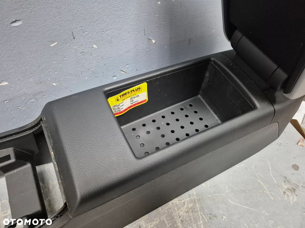 Tunel Środkowy Podłokietnik Audi A3 8V - 5