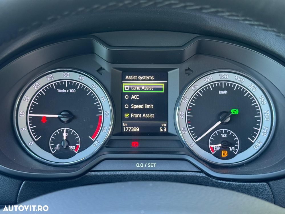 Skoda Octavia 1.6 TDI DSG Style - 27