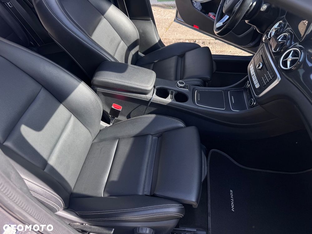 Mercedes-Benz GLA 220 d 7G-DCT AMG Line - 18