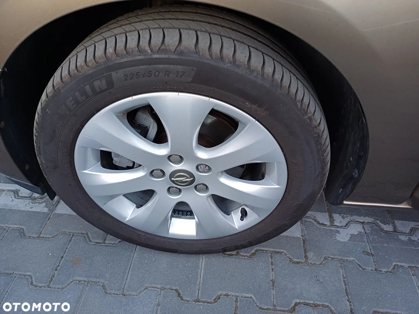 Opel Astra IV 1.6 T SIDI Cosmo S&S - 23